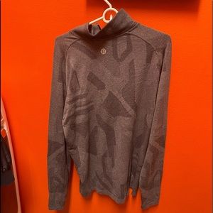 Men’s gray 1/4 zip lulu pullover size XL